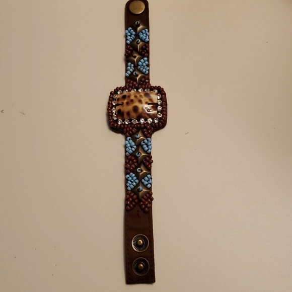 Bracelet - Picture 1 of 3
